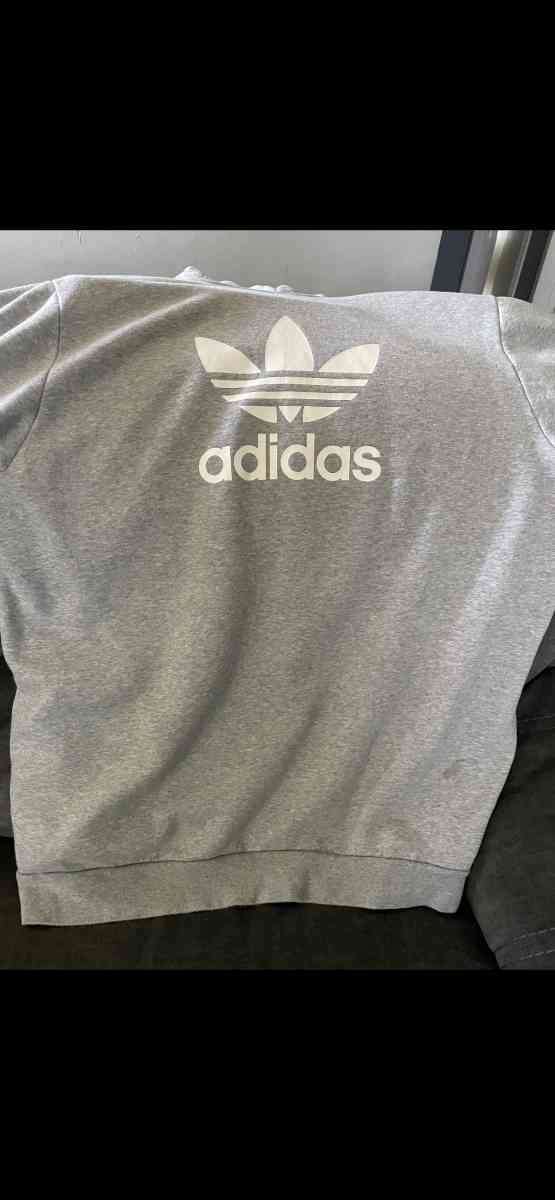 Grey zip up hoodie - Melrose Park, Illinois