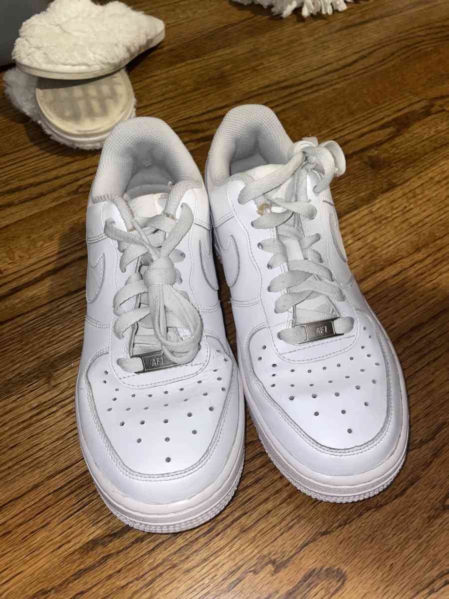 Selling Girl shirts some pants size SMed 2 Nike shoes size - Rocky Mount, North Carolina - FleaMarketBay