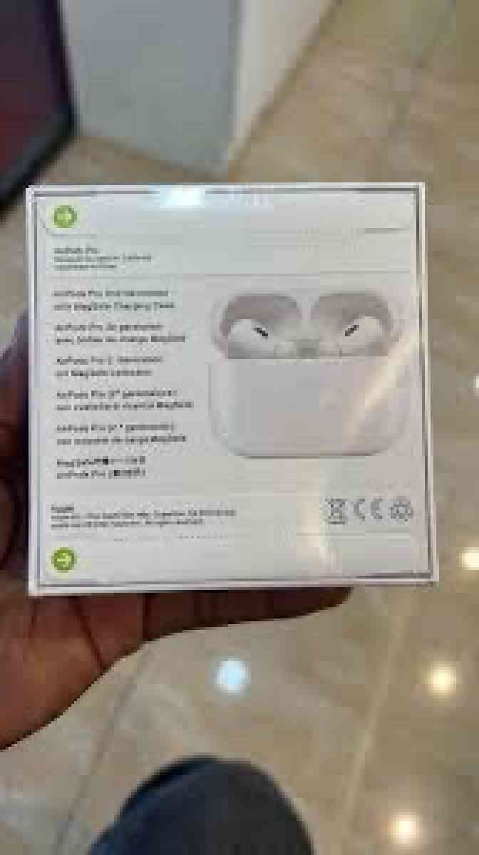 Apple AirPods 2nd gen - Albuquerque, New Mexico - FleaMarketBay