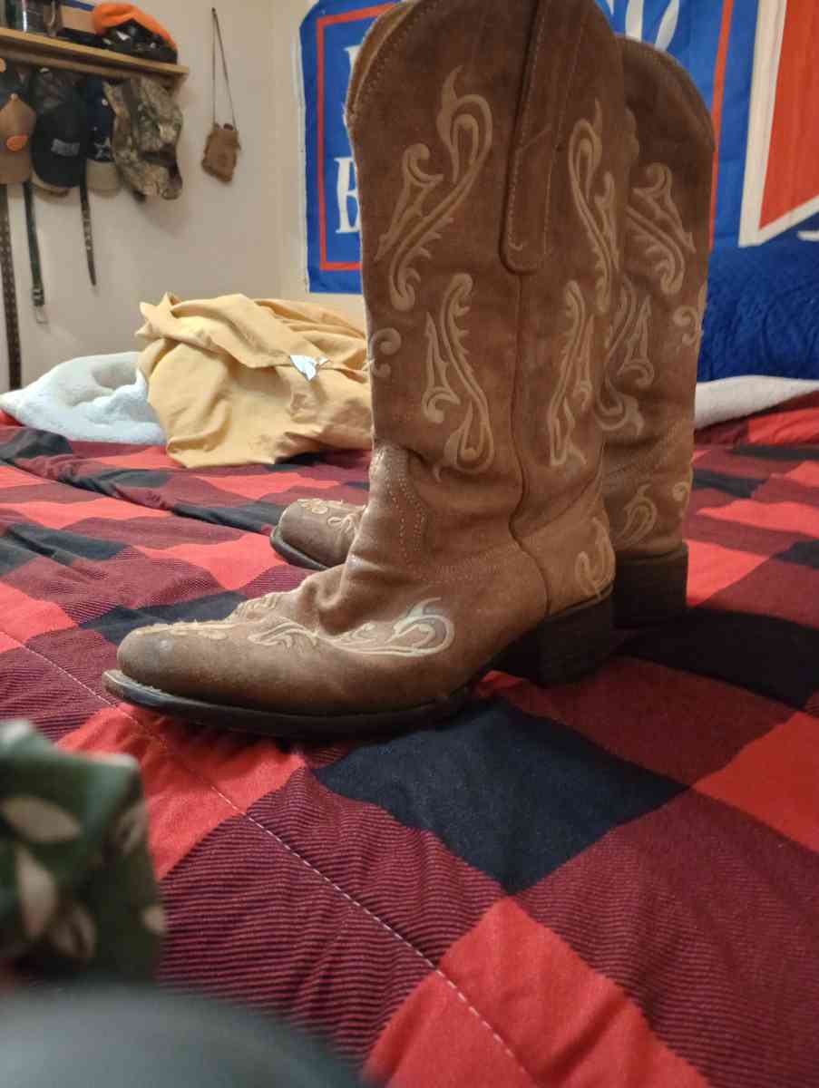 Womens Western Square Toe Boots Size 7 - Lumberton, Texas - FleaMarketBay