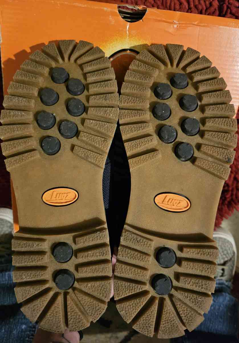 NWOT Lugz womens navy blue boots - Vidor, Texas - FleaMarketBay