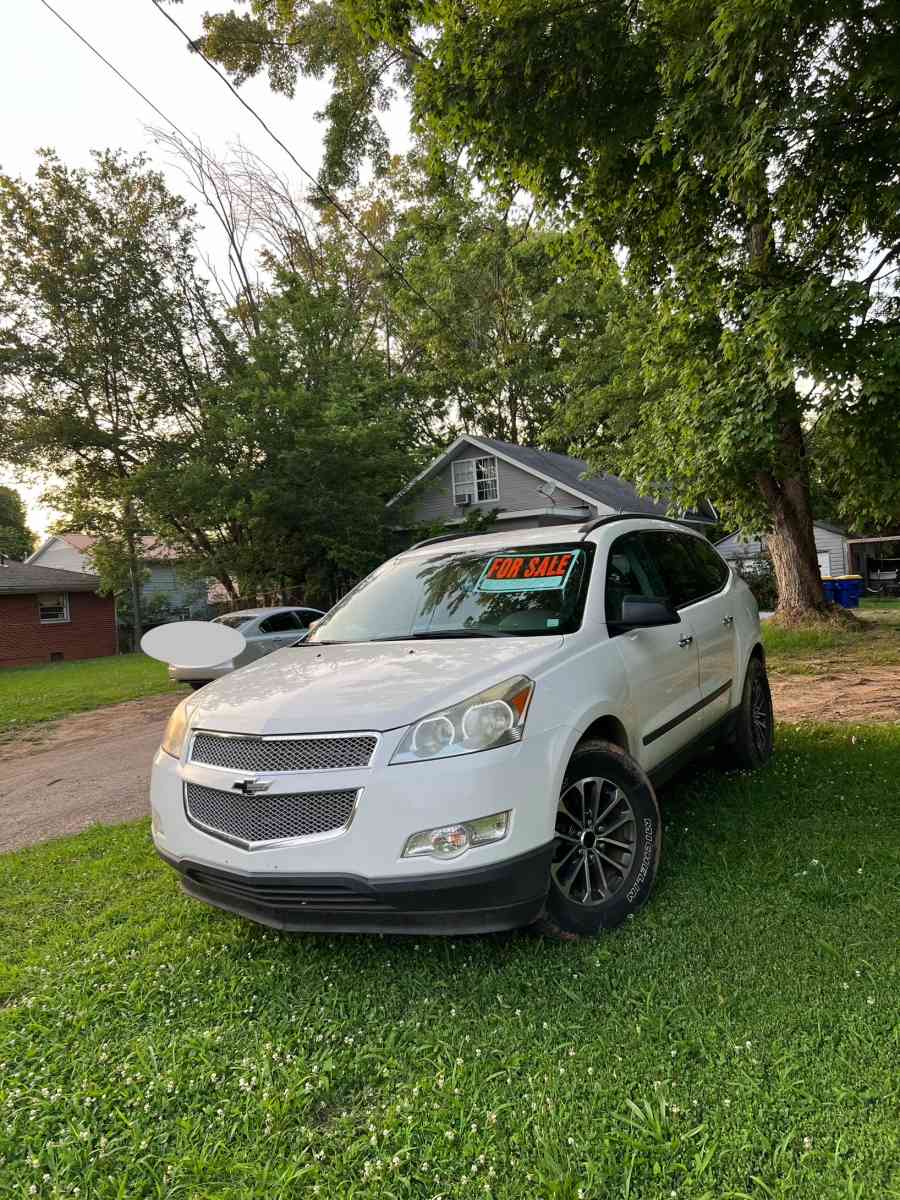Chevrolet traverse LS - Bowling Green, Kentucky - FleaMarketBay