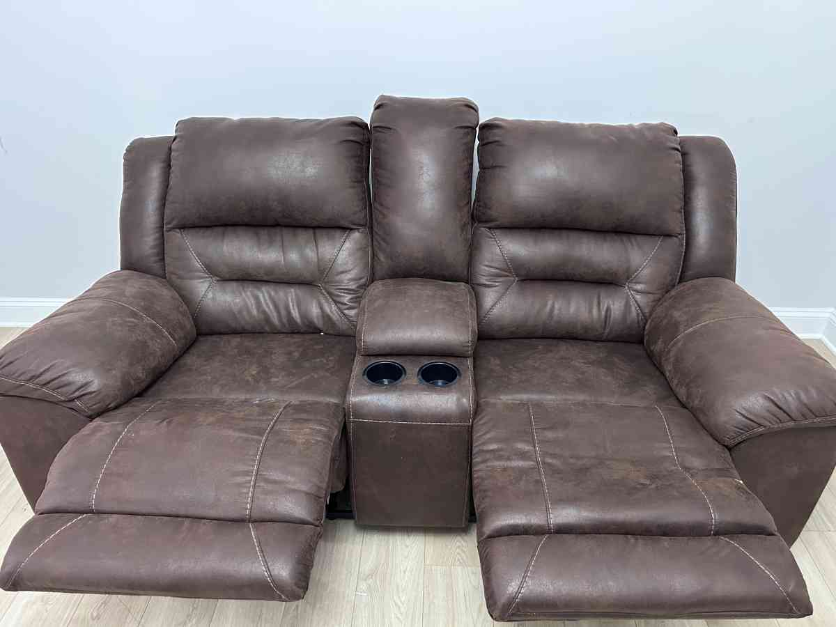 Recliner 2seat sofa - Cumming, Georgia - FleaMarketBay