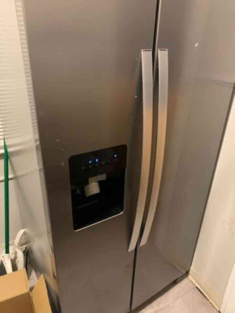 gas stove and refrigerator - Cleveland, Ohio - FleaMarketBay