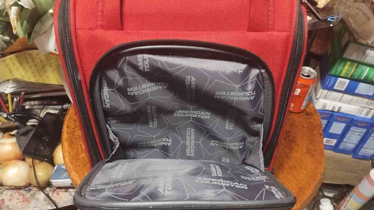 American tourist luggage Co - Abilene, Texas - FleaMarketBay