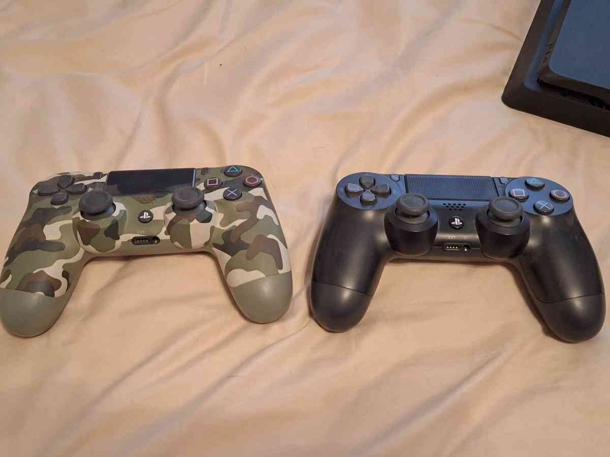 PS4 with 2 controllers - Chandler, Arizona - FleaMarketBay