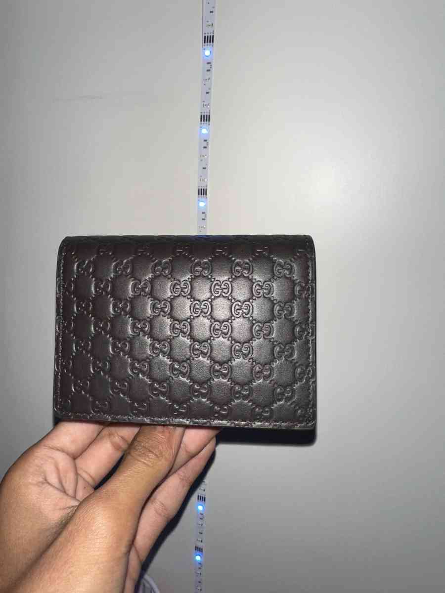 gucci wallet