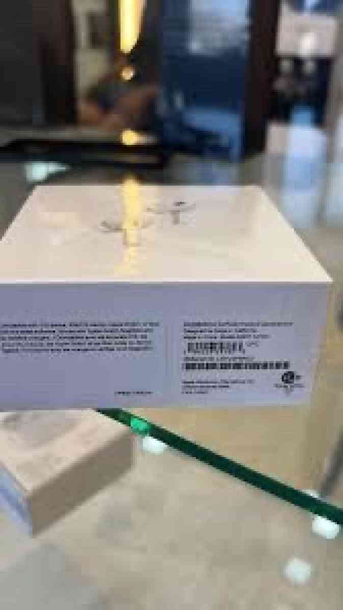 Apple AirPods 2nd gen - Albuquerque, New Mexico - FleaMarketBay