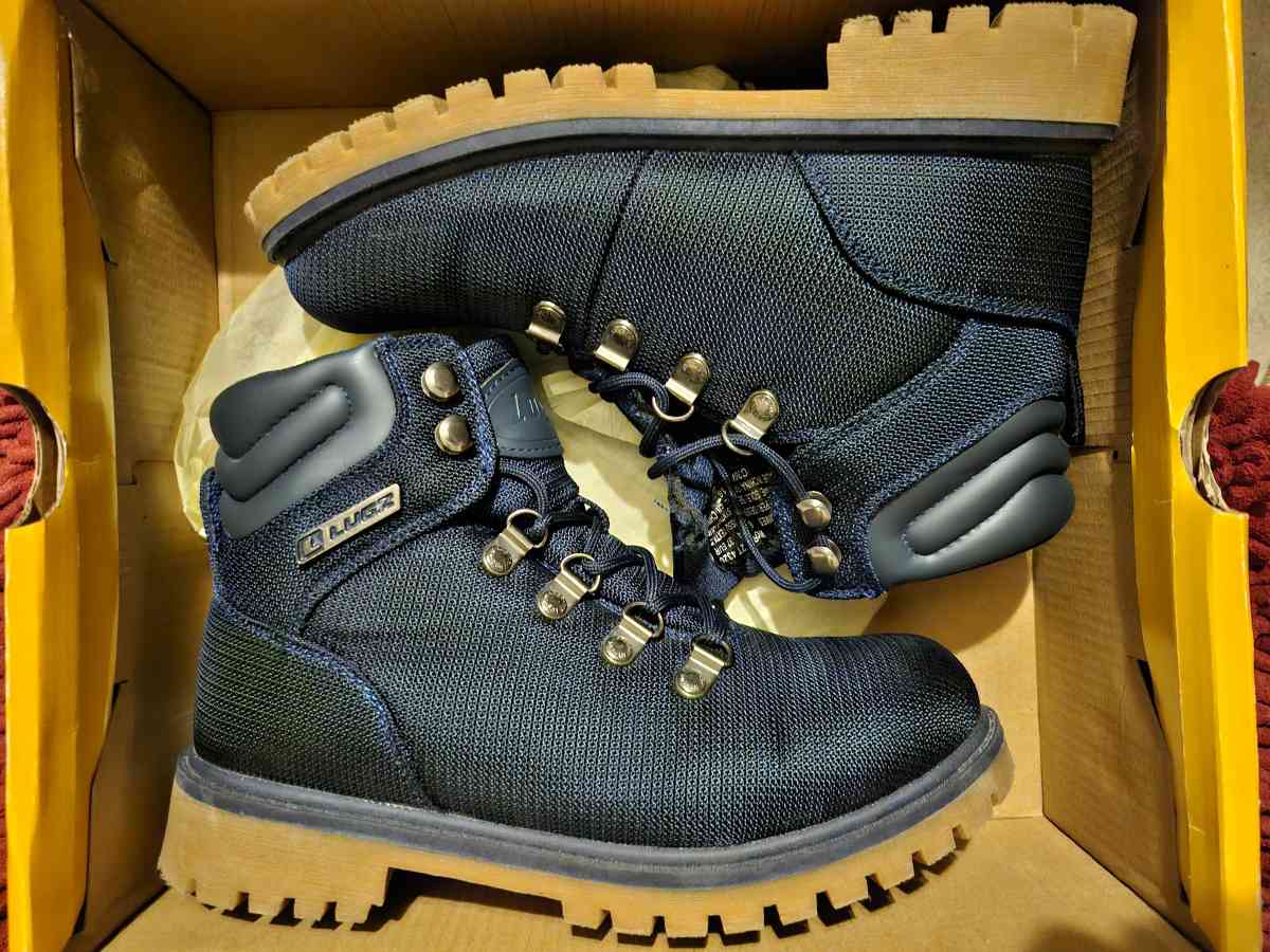 NWOT Lugz womens navy blue boots - Vidor, Texas