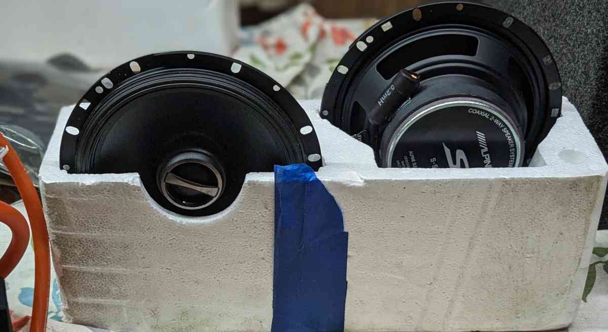 complete Alpine stero system with sub amp and install kit - Samson, Alabama