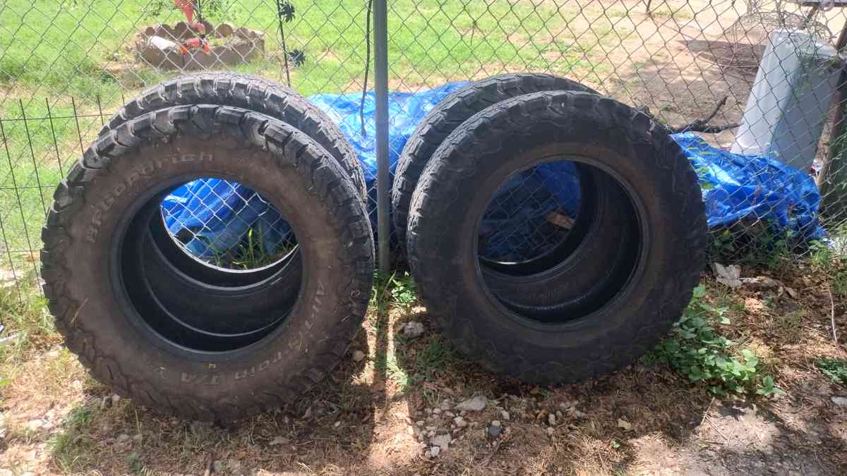 LT27570R18s - Abilene, Texas - FleaMarketBay