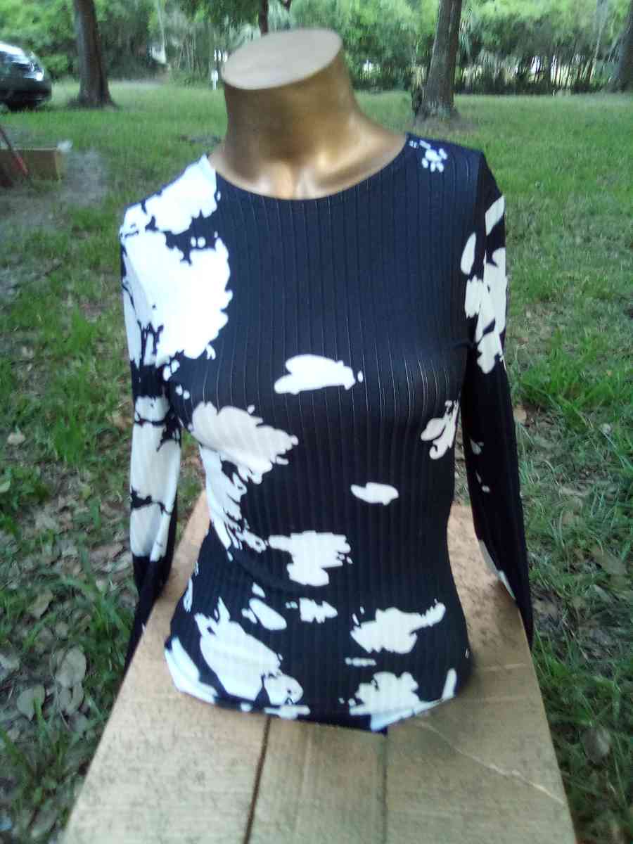 long pant outfit with connecting long sleeve shirt - Jacksonville, Florida