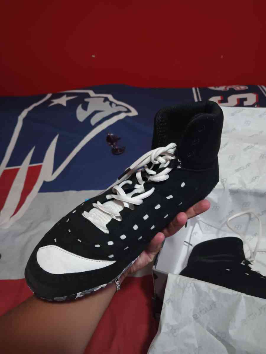 Rudis black and white sf tbilisi - East Providence, Rhode Island - FleaMarketBay