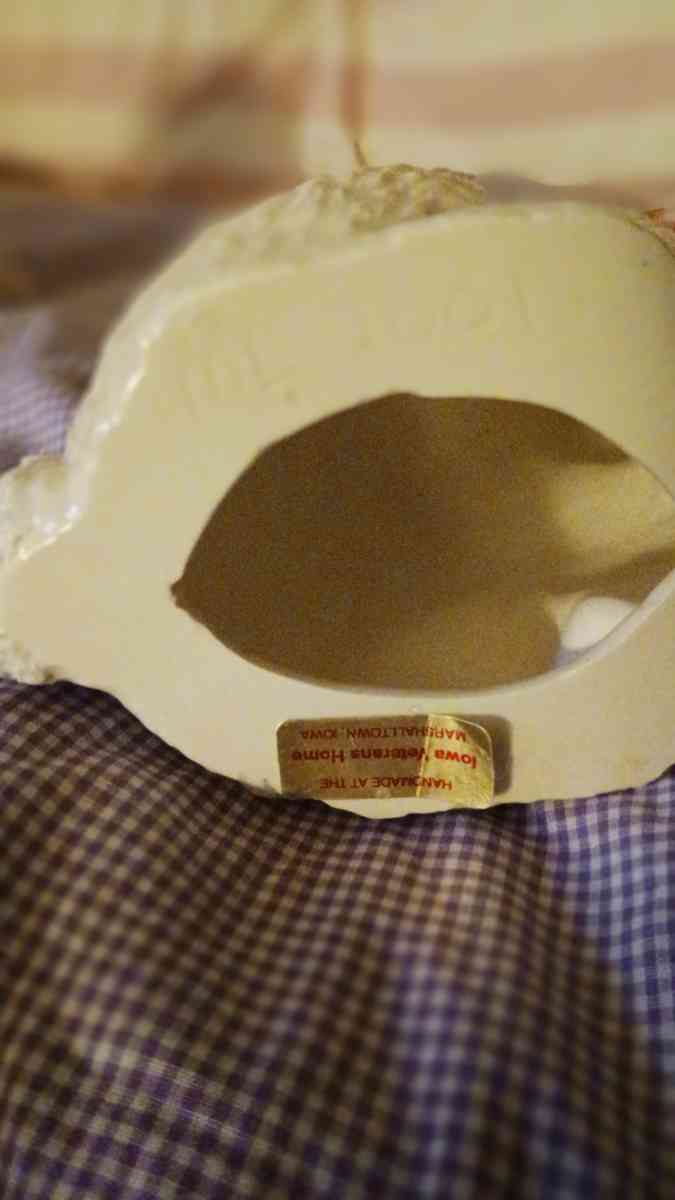 ceramic white rabbit made at va home in marshalltown iowa by - Des Moines, Iowa - FleaMarketBay