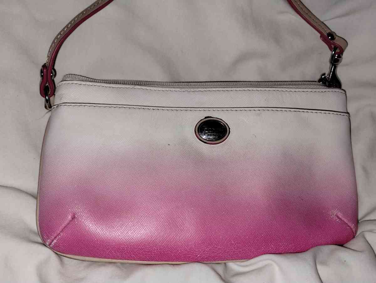 Pink and white COACH Peyton Ombre wristlet - Platte City, Missouri - FleaMarketBay