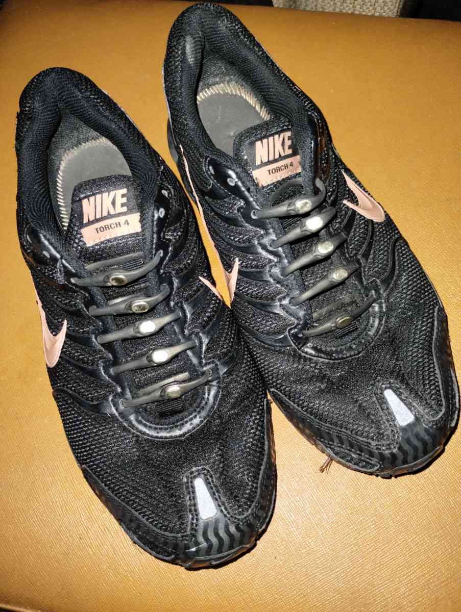 Nike Air Max womens size 9 in black and pink - Kansas City, Missouri - FleaMarketBay