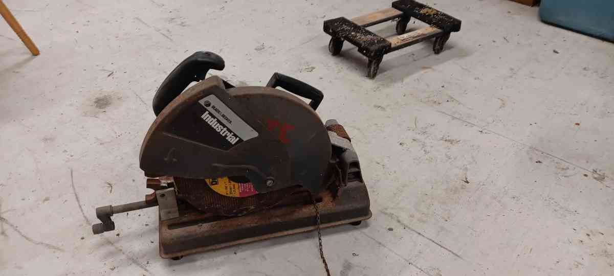 Black and decker industrial chop saw - Paige, Texas - FleaMarketBay