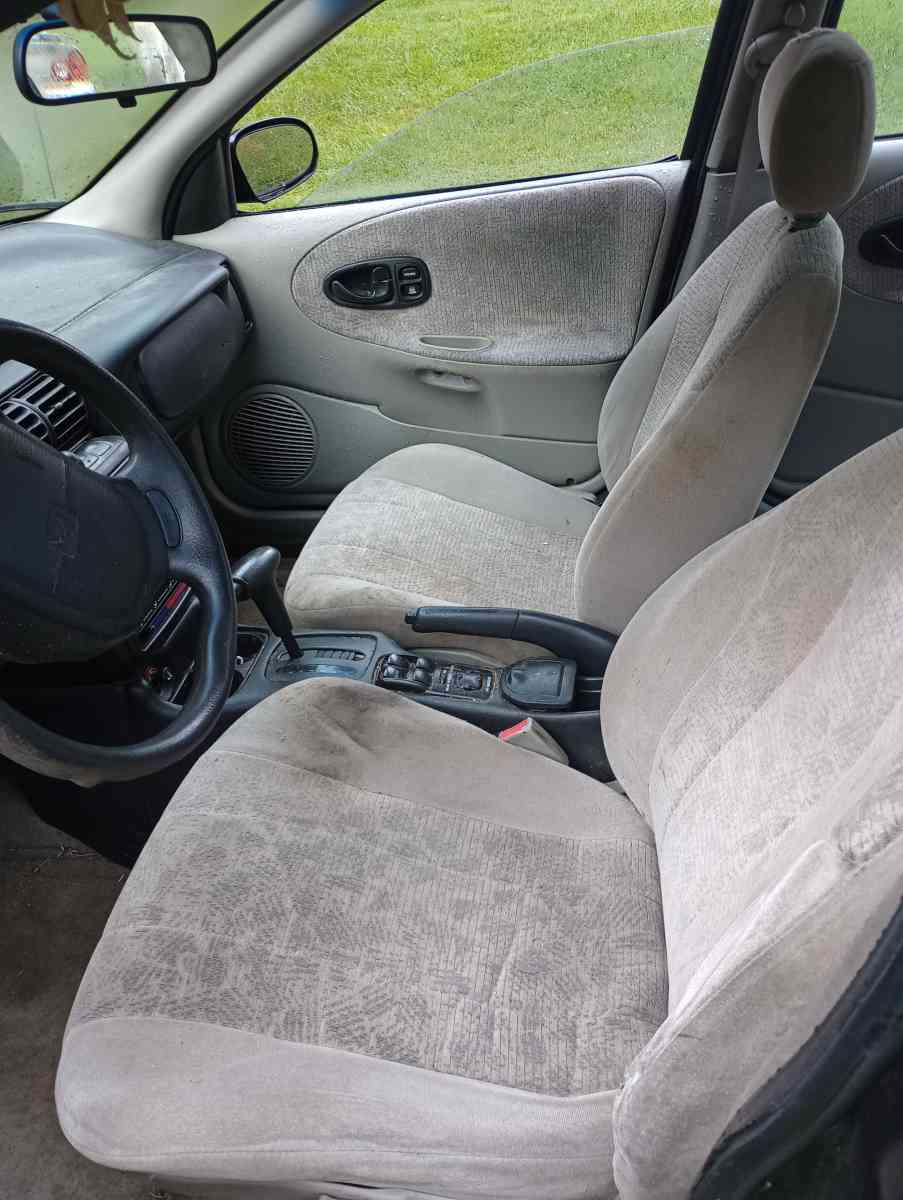 1998 Saturn sedan 4dr - Clay, Alabama - FleaMarketBay