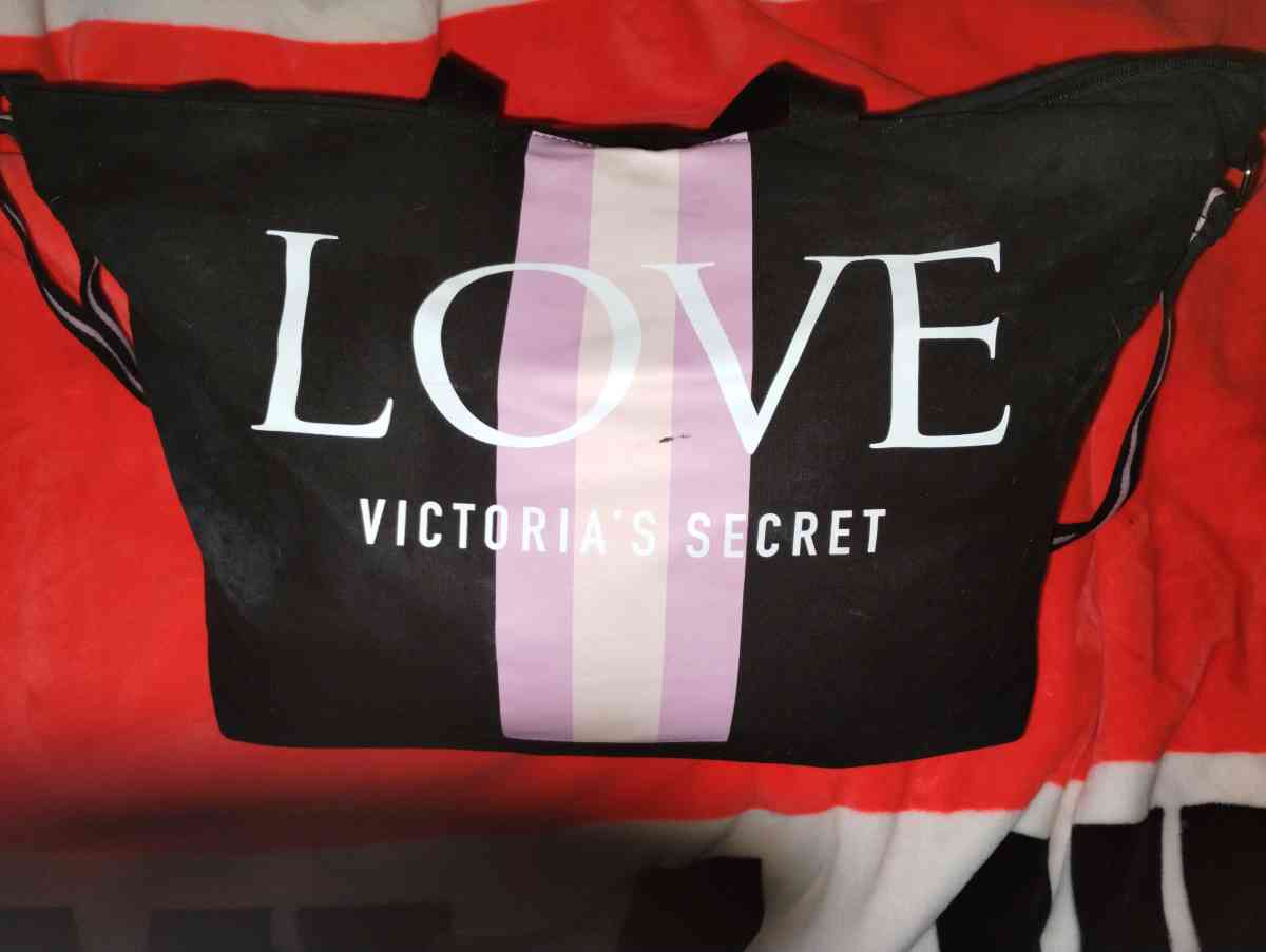 XLARGE TOTE LOVE PINK - Kansas City, Missouri - FleaMarketBay
