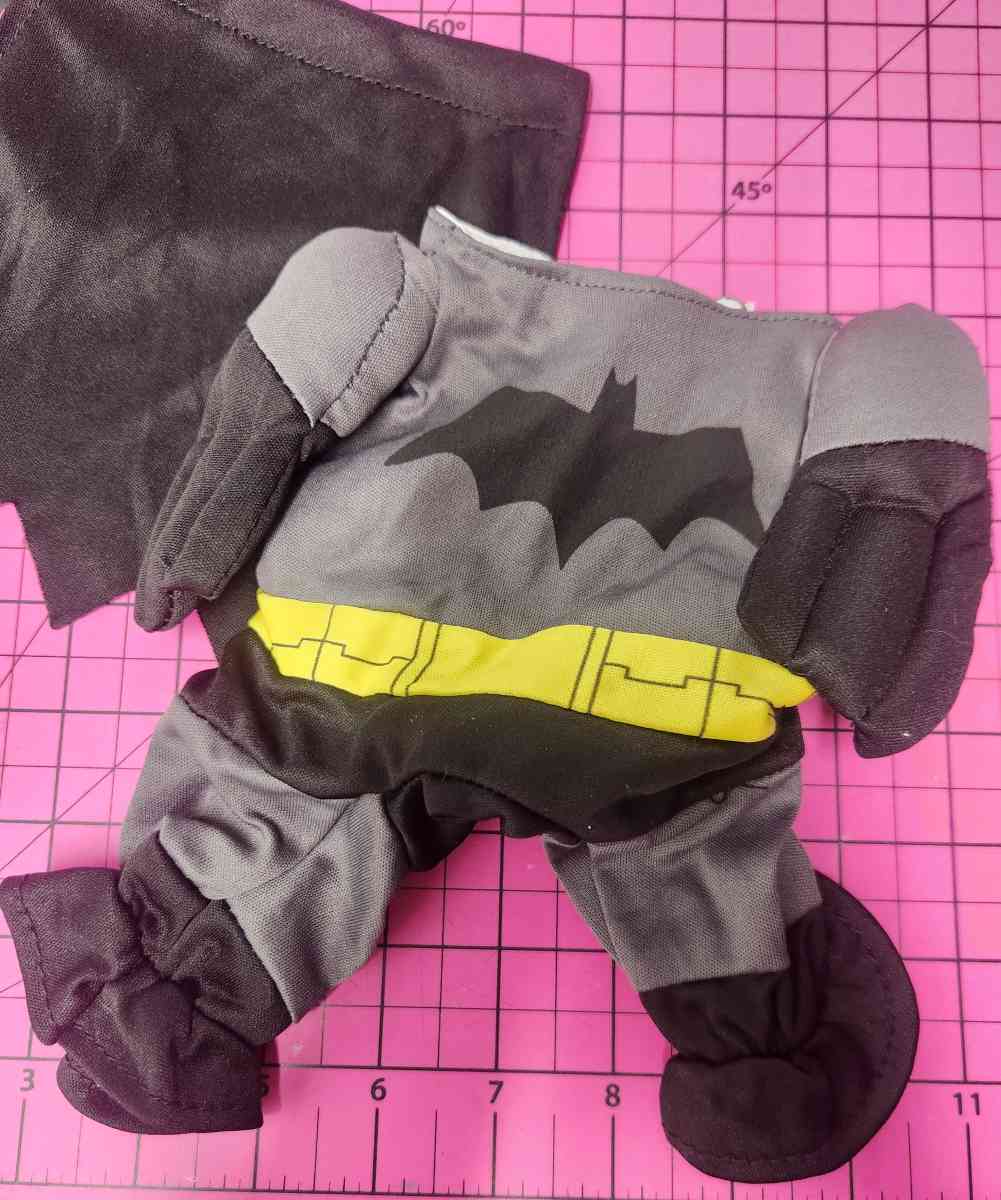Dog Batman Costume Size S Never Worn - Kenner, Louisiana - FleaMarketBay