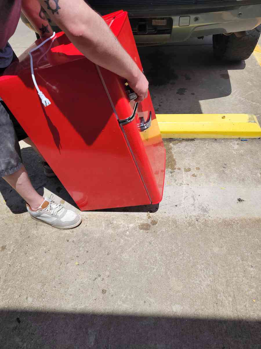 mini fridge - Houston, Texas - FleaMarketBay