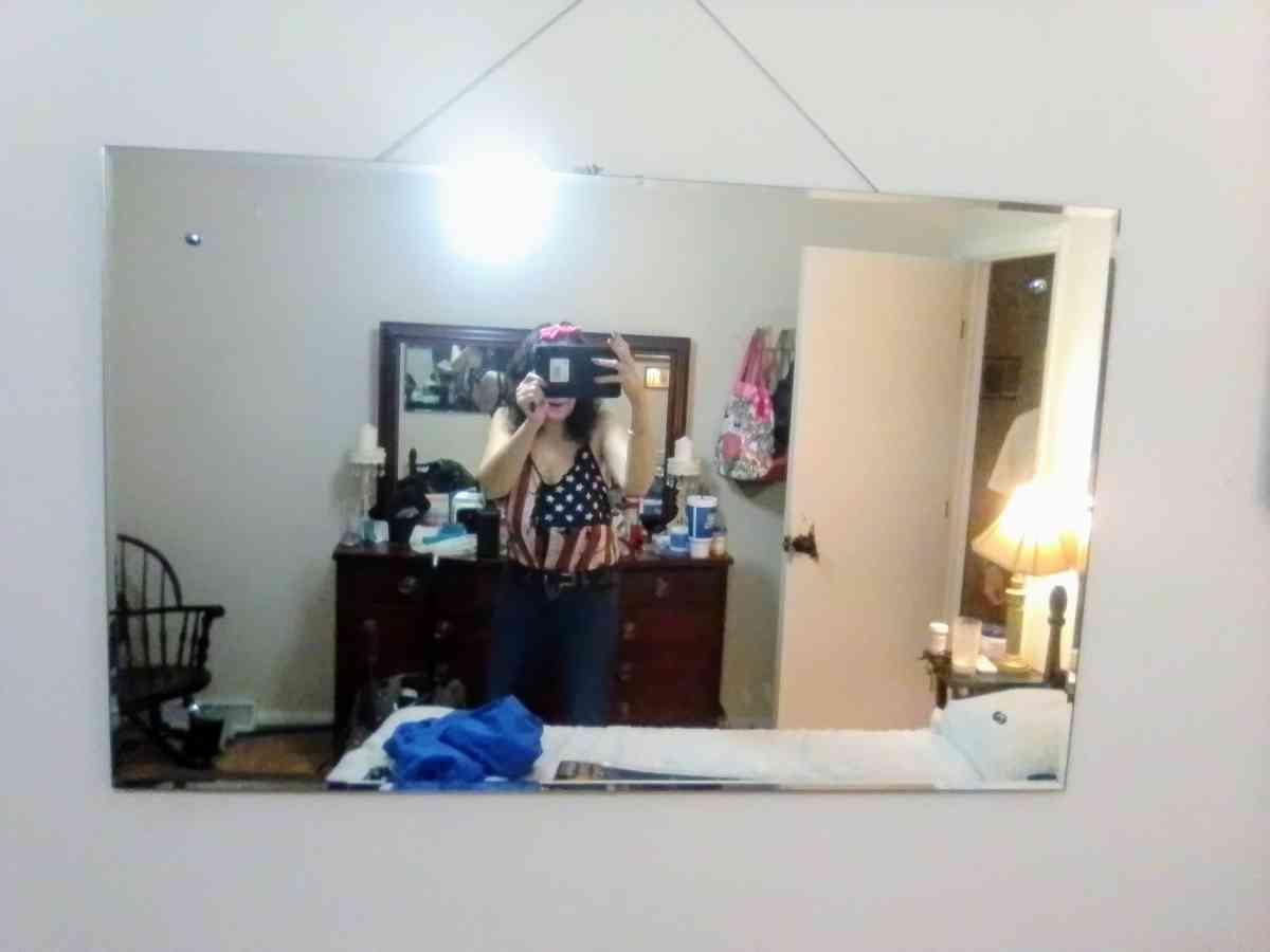 Wall Hanging Mirror - Summerville, South Carolina - FleaMarketBay