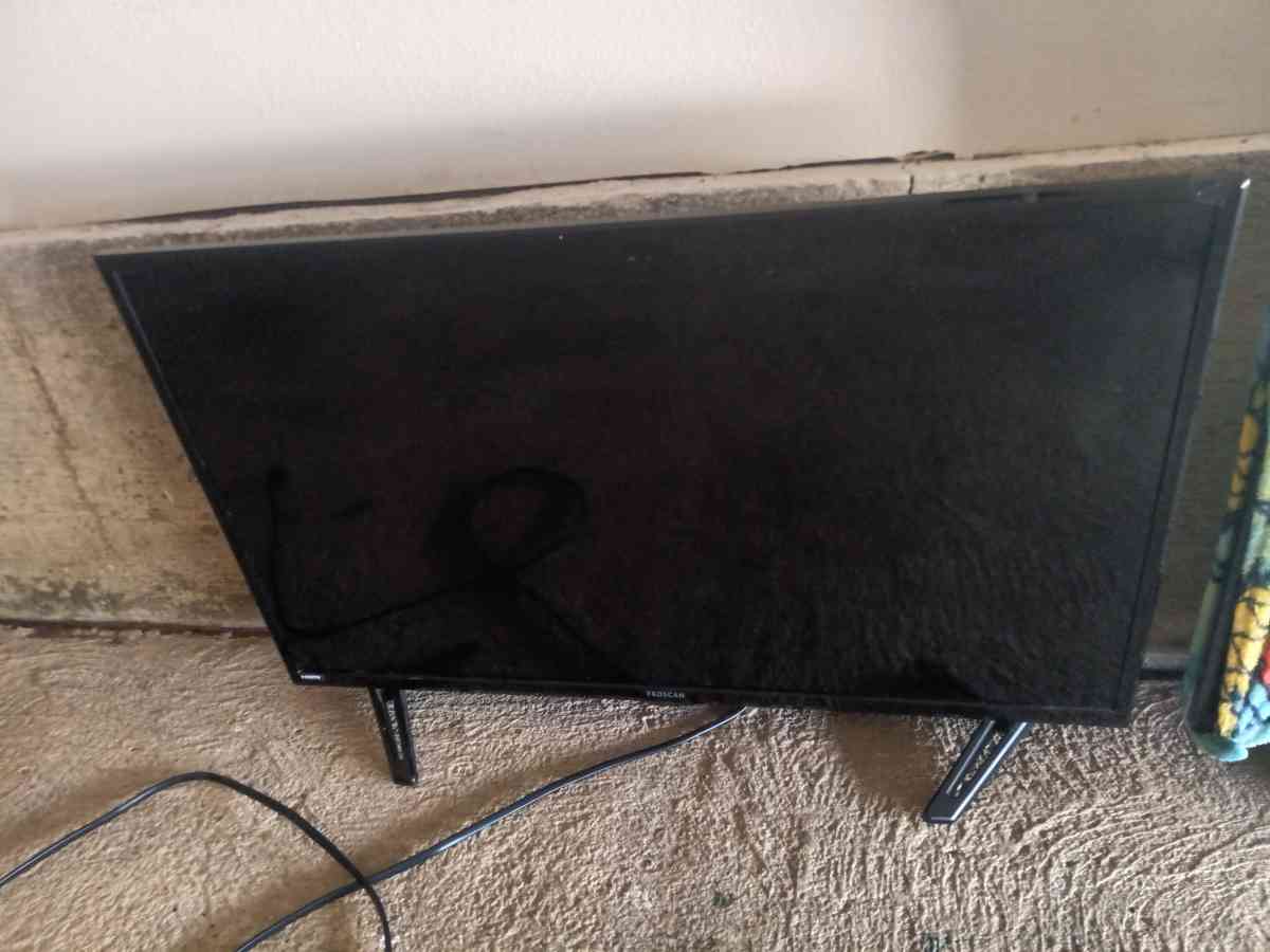 selling my 43 inch tv - Dallas, Texas - FleaMarketBay