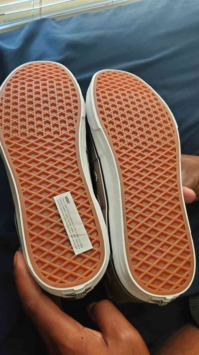 Mens VANS size 13 - Joliet, Illinois - FleaMarketBay