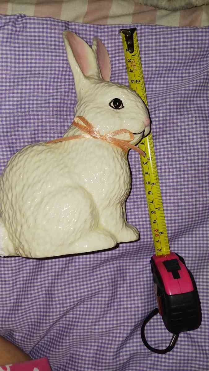 ceramic white rabbit made at va home in marshalltown iowa by - Des Moines, Iowa - FleaMarketBay