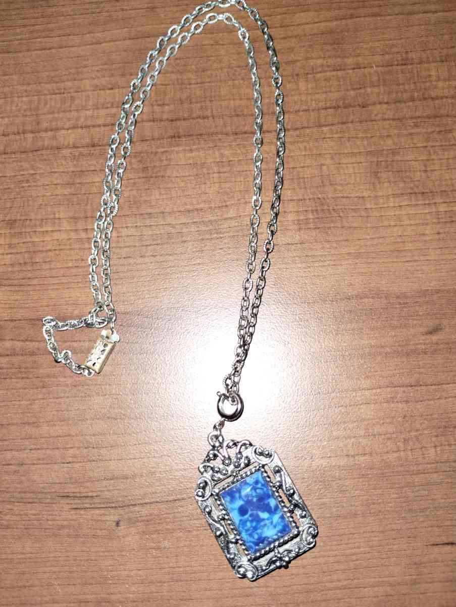 Sarah Coventry two sided pendant charm necklace - Platte City, Missouri - FleaMarketBay