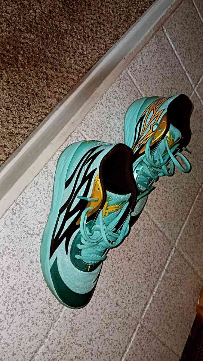 lamelo ball MB02 - Stockton, California - FleaMarketBay