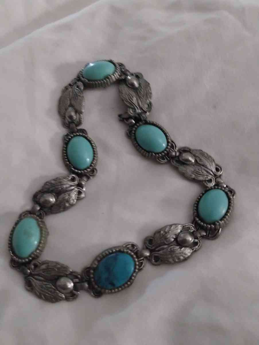 Beautiful turquoise necklace - Platte City, Missouri - FleaMarketBay