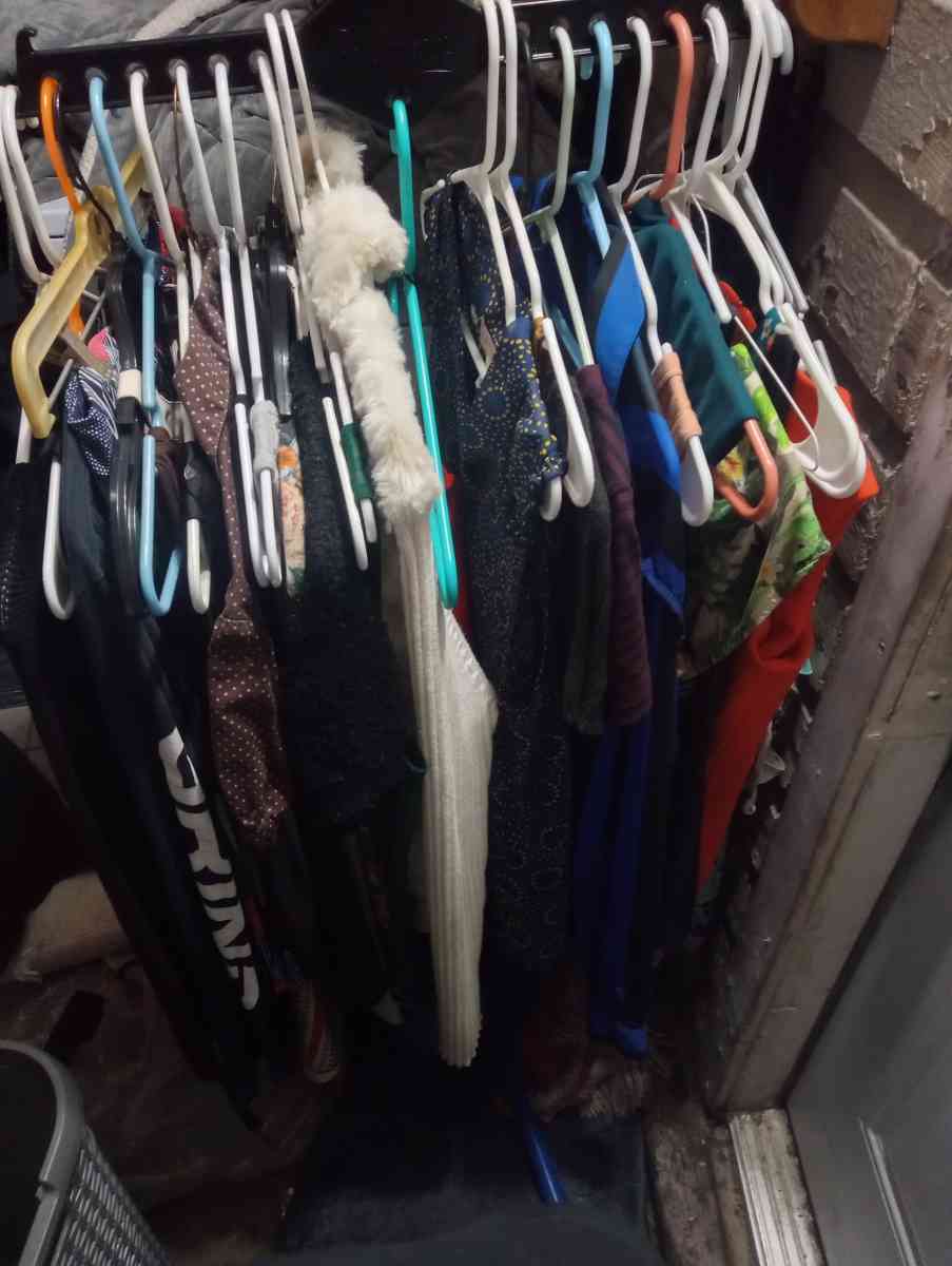 clothestoys furniture dishes appliancestoolshome repair mate - Jacksonville, Florida - FleaMarketBay