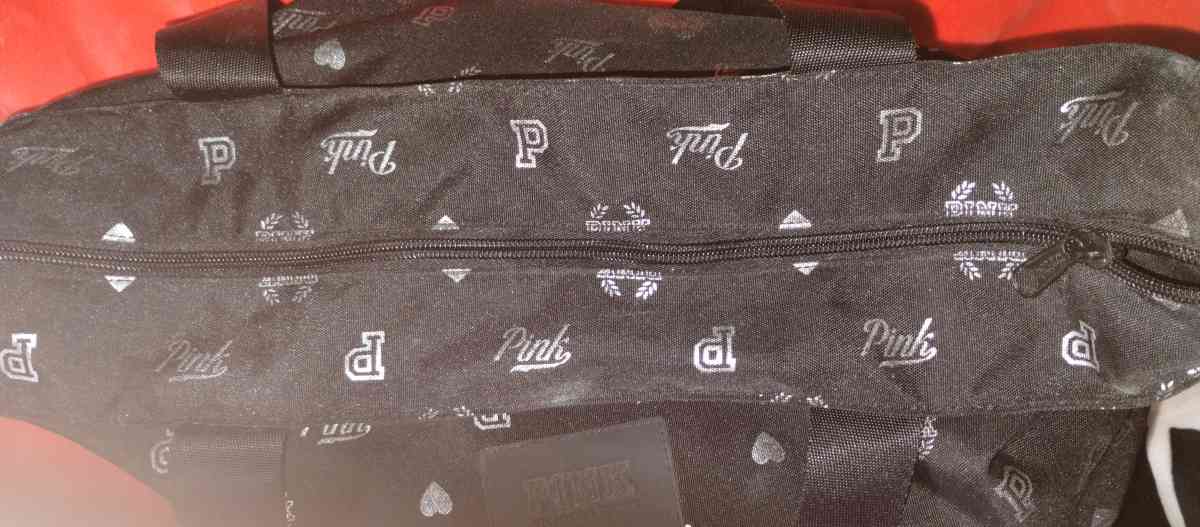 Pink by Victoria Secret overnight bag - Platte City, Missouri - FleaMarketBay