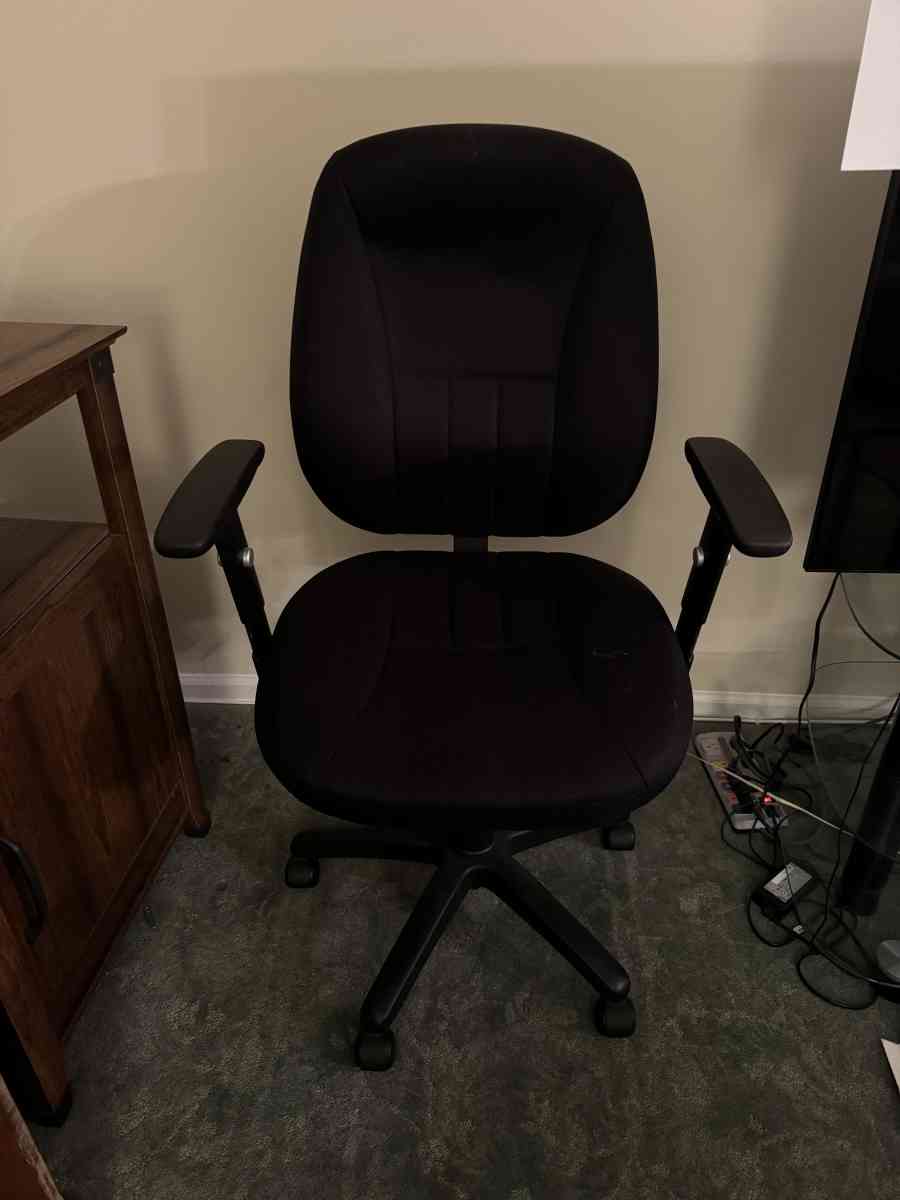 Desk chair - Richboro, Pennsylvania