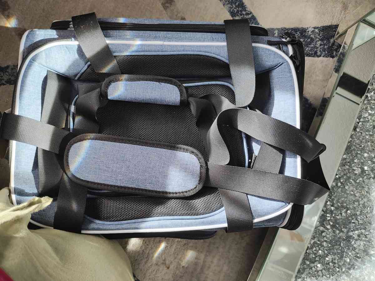 Petskd Top Expandable Pet Carrier Pickup by buyer or deliver - Fort Lauderdale, Florida - FleaMarketBay