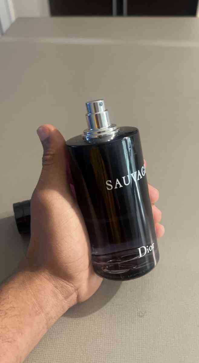 6 8 ounce Dior Sauvage - Merced, California - FleaMarketBay