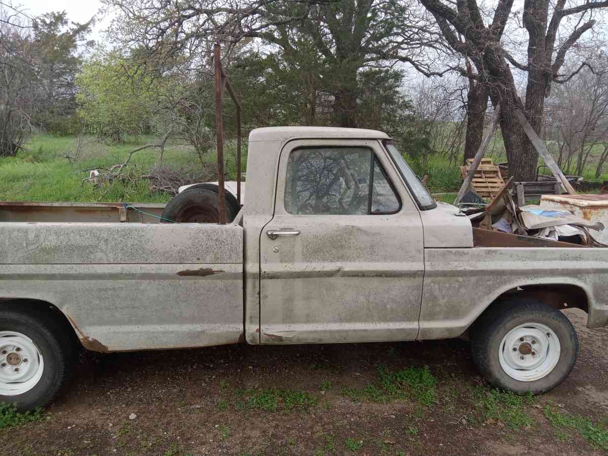 antique pickup truck - Abilene, Texas - FleaMarketBay