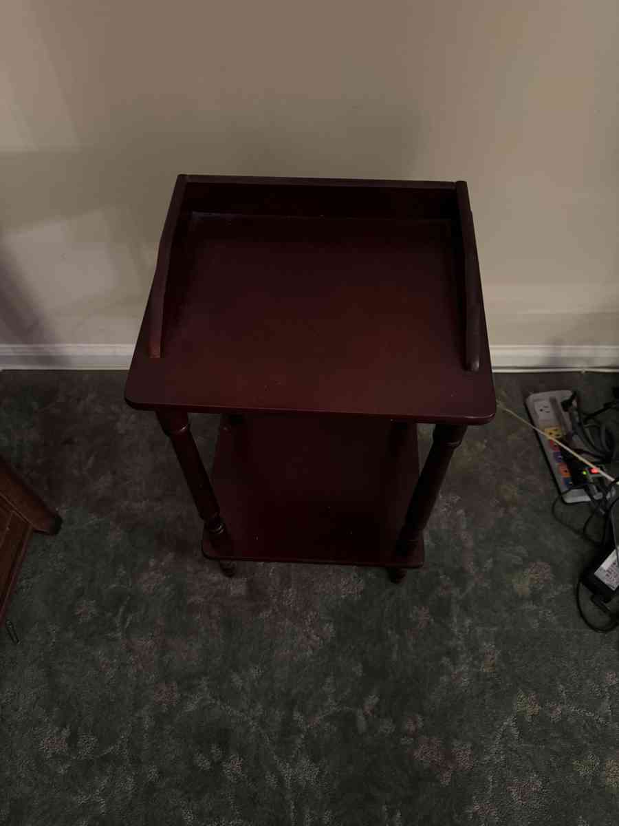 Phone Table - Richboro, Pennsylvania - FleaMarketBay