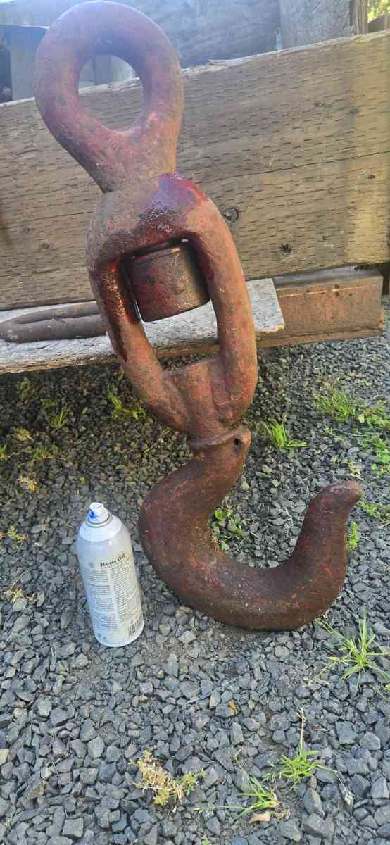 very heavy old vintage swivel hook - Tumwater, Washington - FleaMarketBay