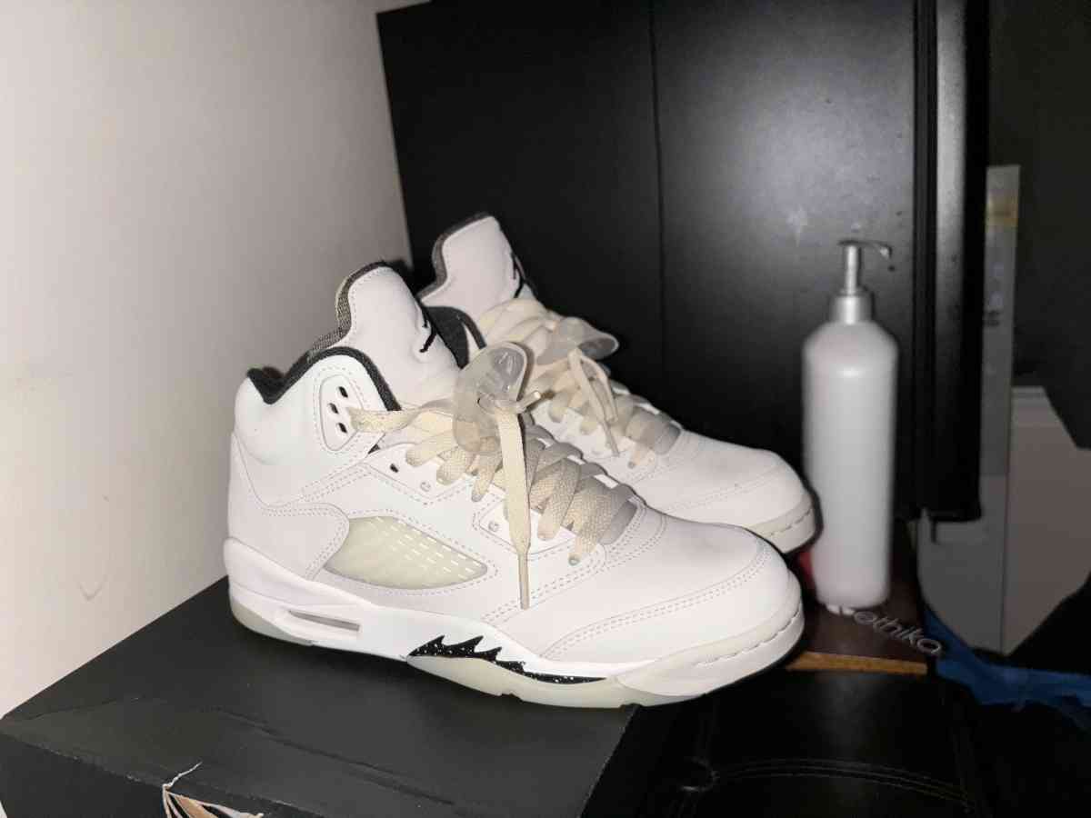 Jordans 5 retro SE sail - New Brunswick, New Jersey