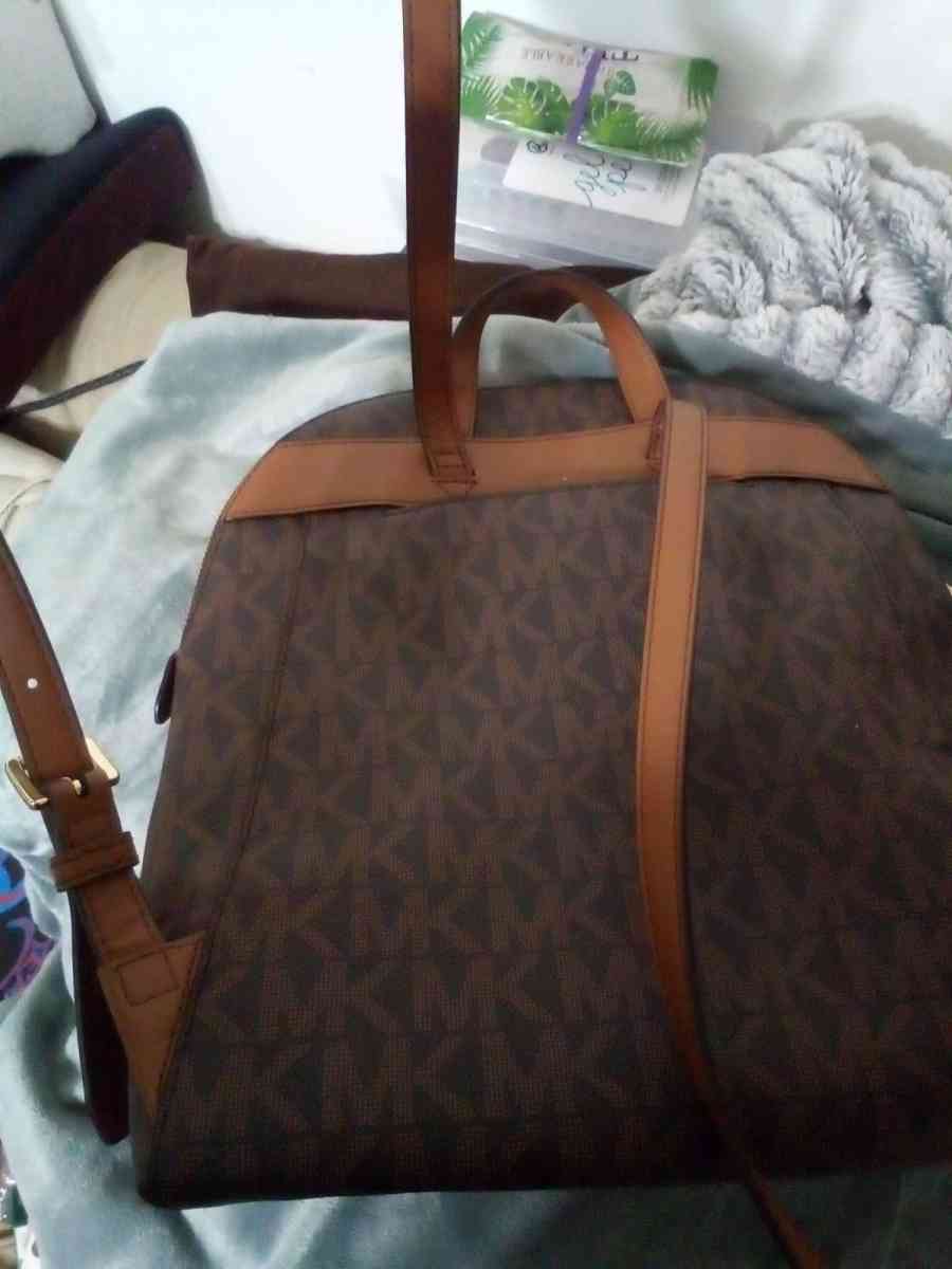 Michael Kors - Dallas, North Carolina - FleaMarketBay