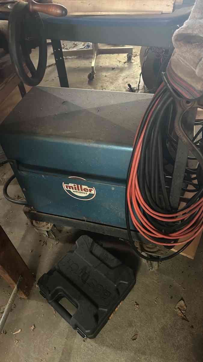 welder - Desoto, Texas - FleaMarketBay