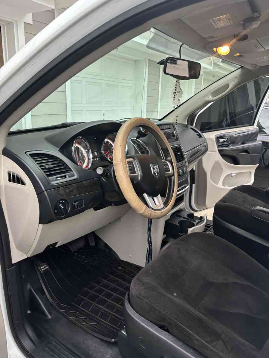 2014 dodge ram cv tradesman - Jacksonville, Florida - FleaMarketBay