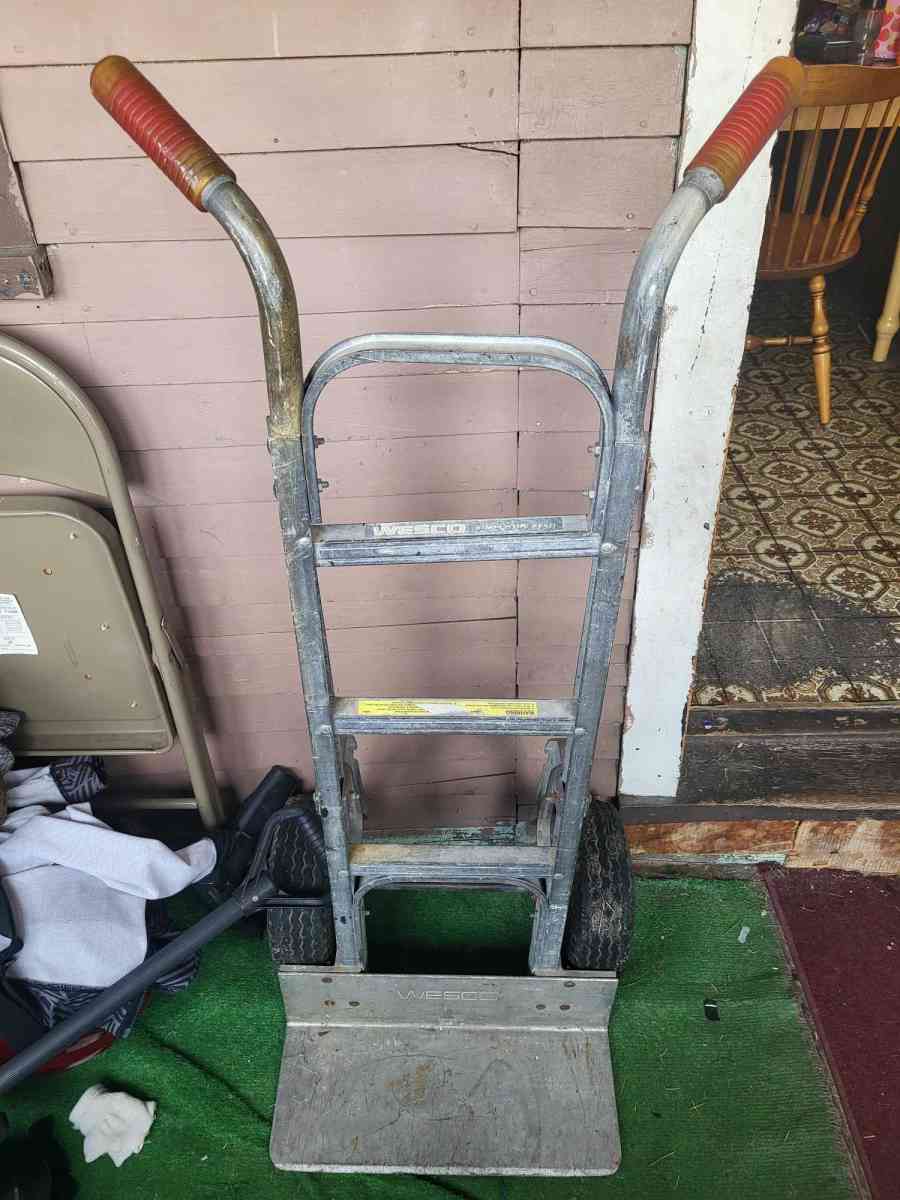 dollys  n several different drills and batteries - Dauphin, Pennsylvania - FleaMarketBay