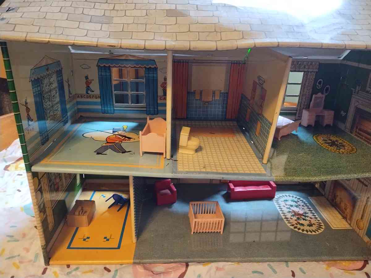metal antique dollhouse - Ridley Park, Pennsylvania - FleaMarketBay