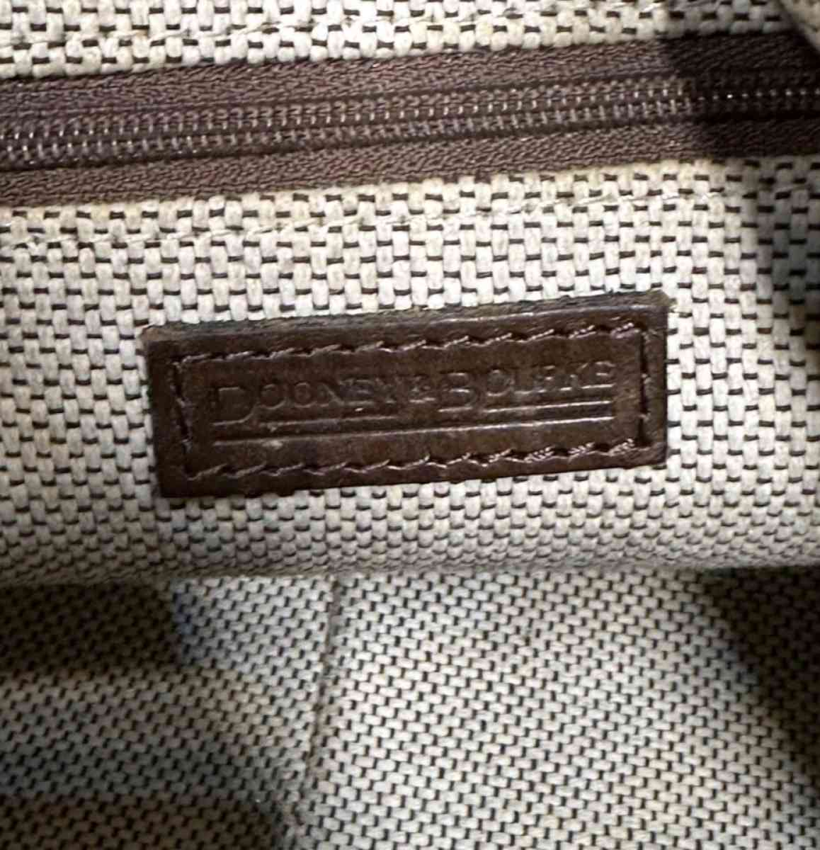 vintage authentic Dooney and Bourke shoulder bag - Sandusky, Ohio - FleaMarketBay