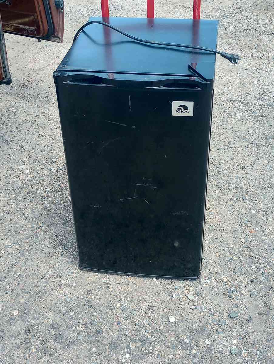 igloo refrigerator with the freezer black - Commerce City, Colorado