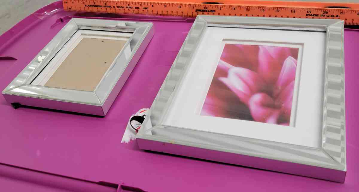 2 Contemporary Style Mirrored Picture Frames 5x7 and 8x10 - Kenner, Louisiana - FleaMarketBay
