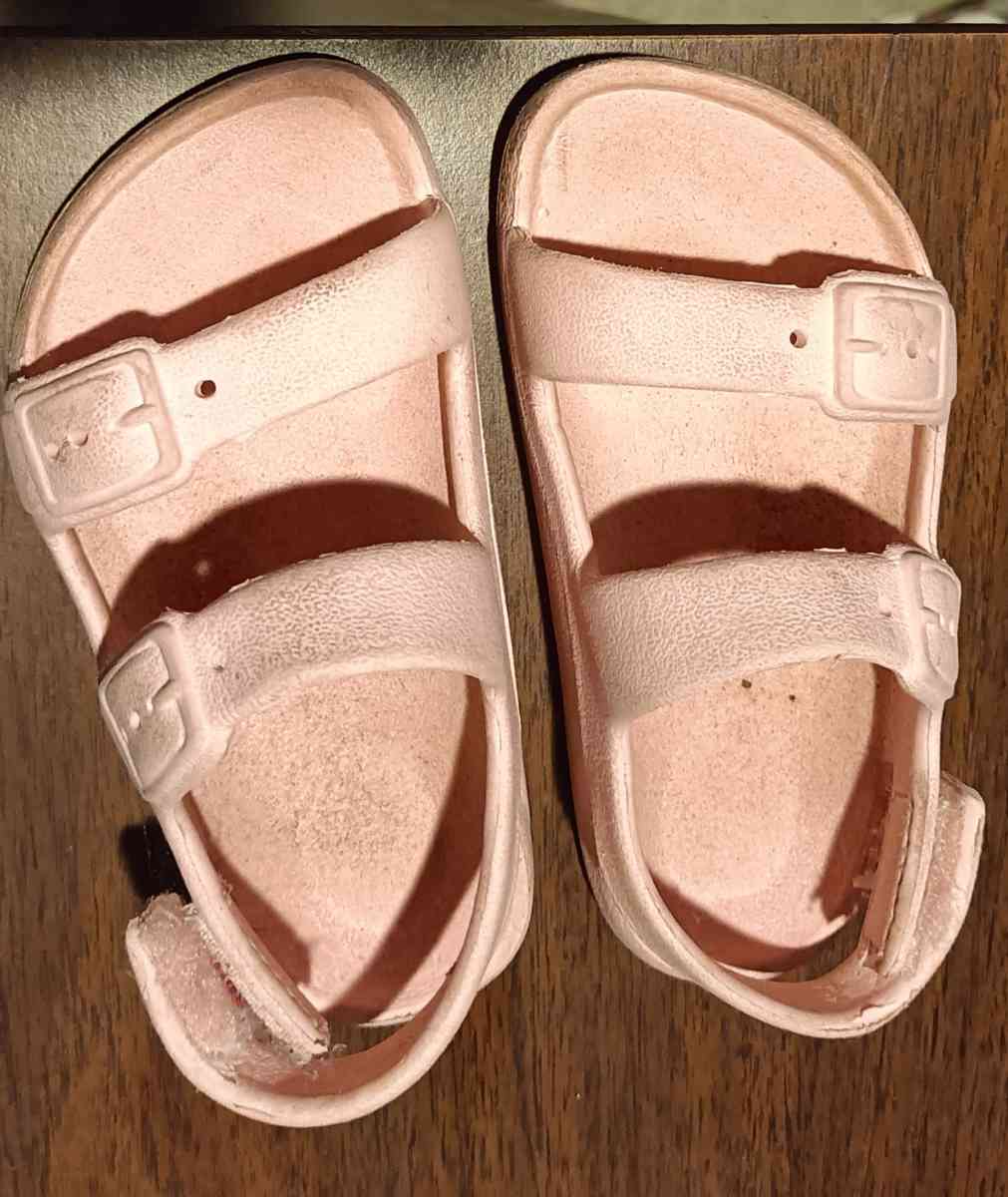 childrens shoes and jacket - Lees Summit, Missouri - FleaMarketBay